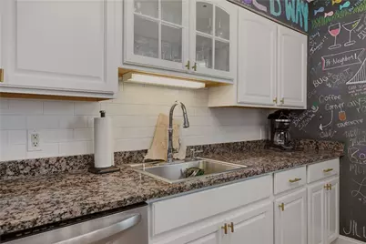 102 Broadway #1C, Newport, RI 02840 - Photo 8