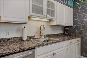 102 Broadway, Newport, RI 02840 - Photo 8