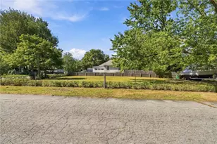 11 Tourtelott Ave, Warwick, RI 02886 - Photo 18