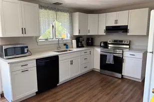 144 S Pier Rd, Narragansett, RI 02882 - Photo 2