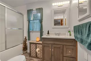 95 Thomas Ave, Pawtucket, RI 02860 - Photo 16