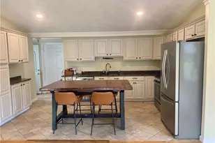 191 Armstrong Ave, Warwick, RI 02889 - Photo 6