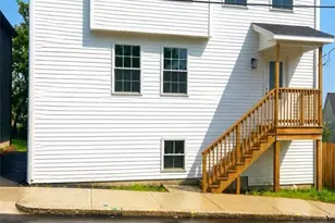 11 Benton St, Providence, RI 02909 - Photo 2