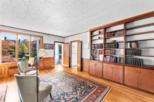 135 Lloyd Ave, Providence, RI 02906 - Photo 18