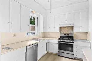135 Lloyd Ave, Providence, RI 02906 - Photo 20