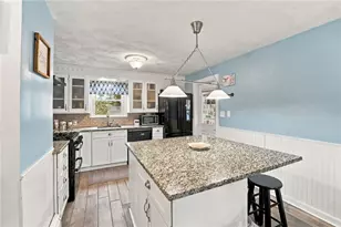 153 Rice St, Pawtucket, RI 02861 - Photo 14