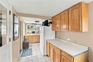 153 Rice St, Pawtucket, RI 02861 - Photo 10