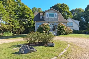 31 Calvert Pl, Jamestown, RI 02835 - Photo 2