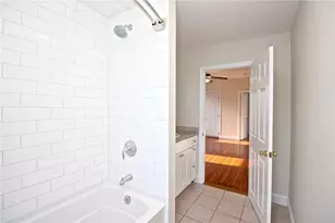 668 Thames St, Newport, RI 02840 - Photo 24