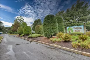 1 Willow Glen Ct, Warwick, RI 02889 - Photo 1