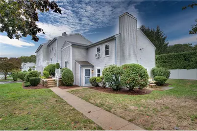 1 Willow Glen Court #81, Warwick, RI 02889 - Photo 2