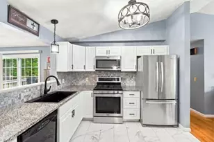 172 Friendship St, North Providence, RI 02904 - Photo 2