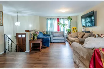 81 Petteys Avenue, Providence, RI 02909 - Photo 10