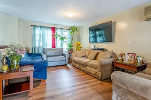 81 Petteys Ave, Providence, RI 02909 - Photo 4