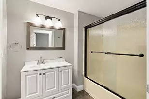 82 Burnside Ave, Newport, RI 02840 - Photo 10