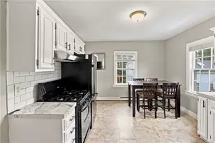82 Burnside Ave, Newport, RI 02840 - Photo 6