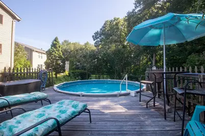 122 Elton Circle, Cranston, RI 02921 - Photo 2