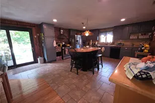 122 Elton Cir, Cranston, RI 02921 - Photo 14