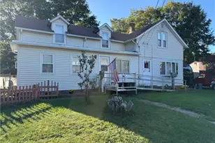 8 Pike St, South Kingstown, RI 02879 - Photo 2