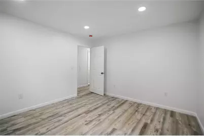 000 Camden Avenue, Providence, RI 02908 - Photo 10