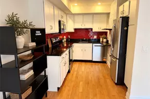 59 E George St, Providence, RI 02906 - Photo 6