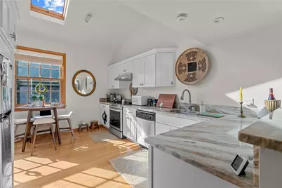 11 Catherine Street #B, Newport, RI 02840 - Photo 10
