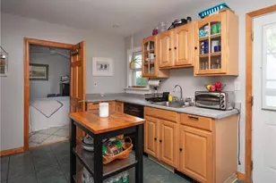 10 Hammond St, Newport, RI 02840 - Photo 10