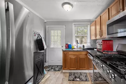 321 Church Avenue, Warwick, RI 02889 - Photo 8