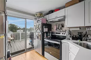 30 Gould St, Newport, RI 02840 - Photo 6
