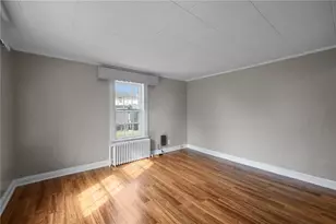 32 Houston Ave, Newport, RI 02840 - Photo 12