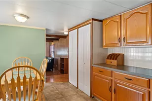 979 Toll Gate Rd, Warwick, RI 02886 - Photo 10