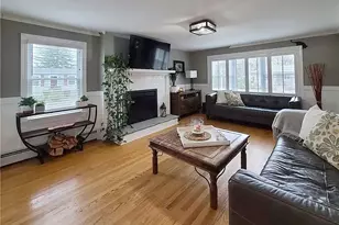 151 Metacomet Ave, East Providence, RI 02916 - Photo 4