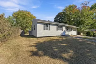 45 Dupont Cir, North Kingstown, RI 02852 - Photo 2