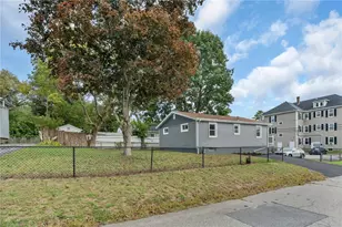 546 Robinson St, Woonsocket, RI 02895 - Photo 36