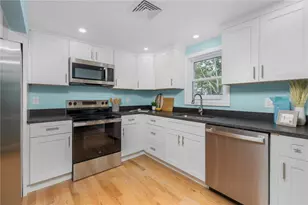 34 Mt View Ave, North Kingstown, RI 02852 - Photo 8
