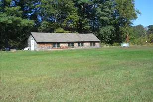 65 Laurel St, Hopkinton, RI 02804 - Photo 4
