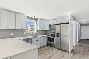 139 Benedict St, Providence, RI 02909 - Photo 10