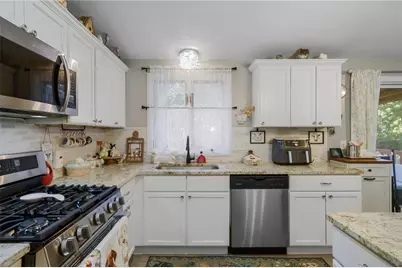 60 Page Street, Warwick, RI 02889 - Photo 14