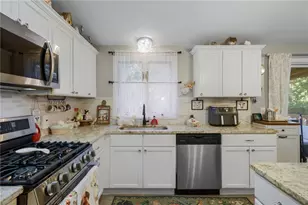 60 Page St, Warwick, RI 02889 - Photo 14