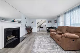 51 Cleveland Ave, Cranston, RI 02920 - Photo 2