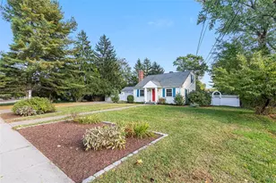18 Massasoit Ave, Barrington, RI 02806 - Photo 2
