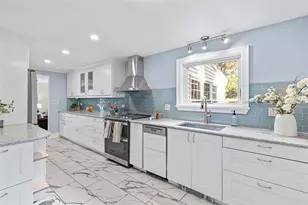 18 Massasoit Ave, Barrington, RI 02806 - Photo 12