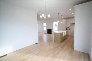 30 Bunker Hill Crossing, Portsmouth, RI 02871 - Photo 4