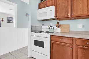 126 Vernon St, Warwick, RI 02889 - Photo 8