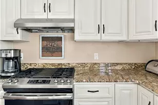 60 Charles St, Bristol, RI 02809 - Photo 18