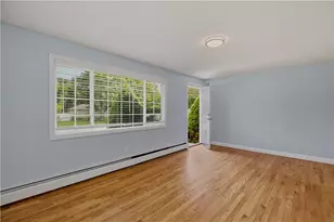 19 Flint Corn Rd, Portsmouth, RI 02871 - Photo 4
