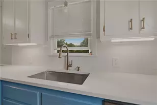 19 Flint Corn Rd, Portsmouth, RI 02871 - Photo 12