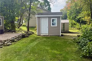 36 Pettaquamscutt Lake Rd, Narragansett, RI 02874 - Photo 4