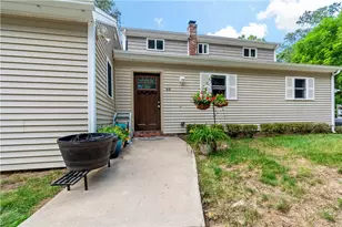 44 Maxwell Dr, North Kingstown, RI 02852 - Photo 2