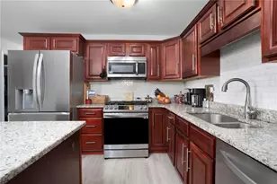 1 Gray Coach Ln, Cranston, RI 02921 - Photo 6